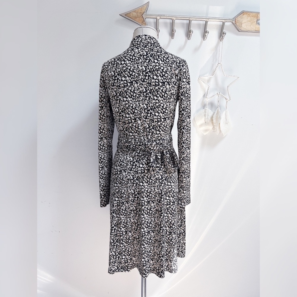 💖Banana Republic Wrap Dress💖 - Picture 3 of 6